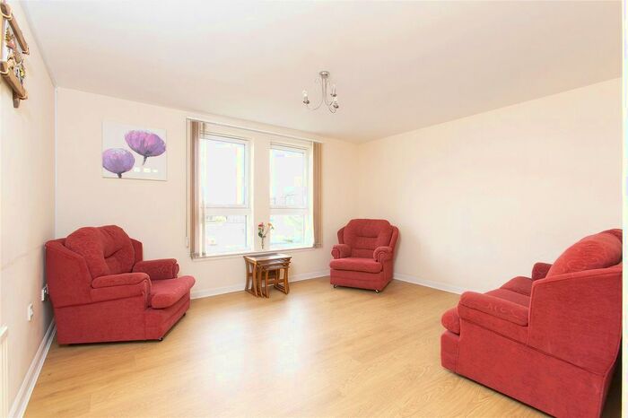 3 Bedroom Flat To Rent In Dryden Gait, Leith, Edinburgh, EH7