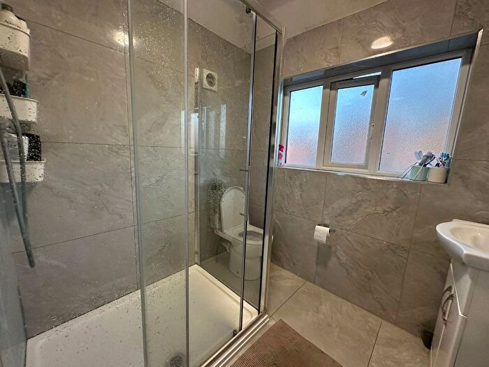 3 Bedroom Semi Detached House To Rent In Parkside Way, Harrow, HA2