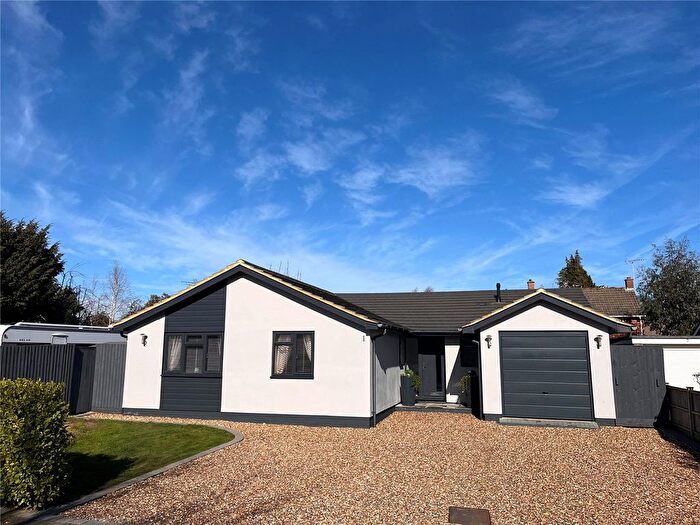 3 Bedroom Bungalow For Sale In Gillotts Close, RG9