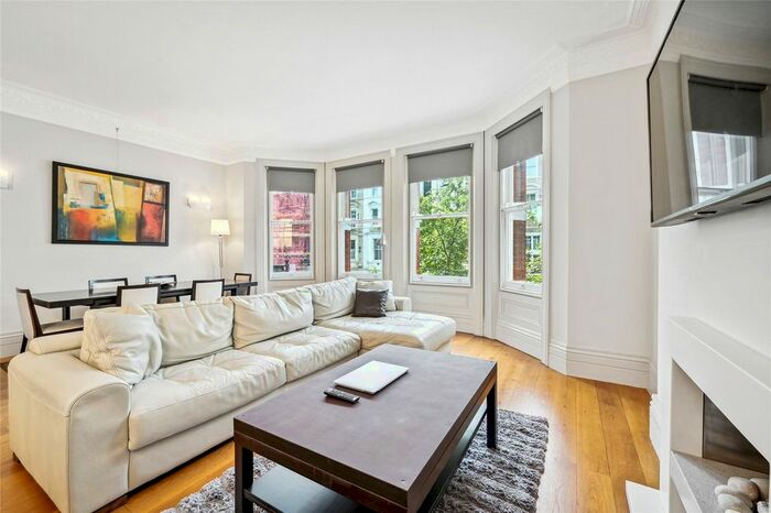 2 Bedroom Flat To Rent In Warwick Road, Earls Court, London, SW5