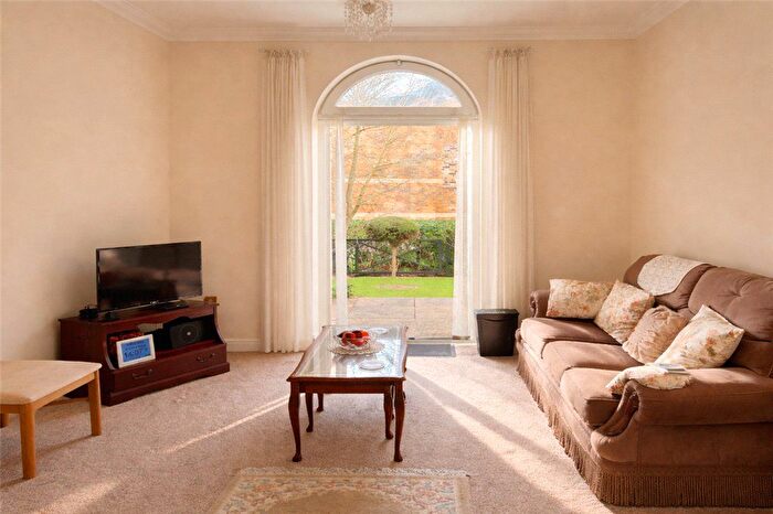 2 Bedroom Flat For Sale In Boundary Point, Coldstream Road, Caterham, Surrey, CR3