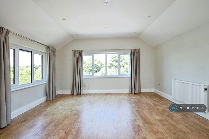 1 Bedroom Flat To Rent In Smithbrook Kilns, Cranleigh, GU6