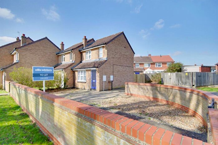 2 Bedroom House To Rent In The Crescent, St. Ives, PE27