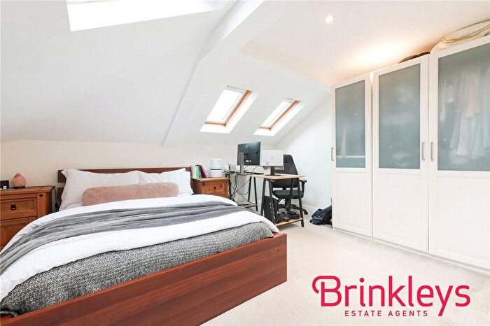 3 Bedroom Flat To Rent In Alexandra Road, Wimbledon, SW19