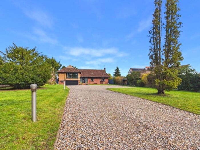 5 Bedroom Detached House For Sale In New Road, Fritton, NR31