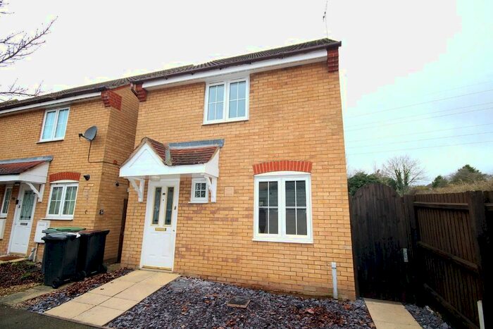 3 Bedroom Detached House To Rent In Randall Close, Irthlingborough, Wellingborough, NN9