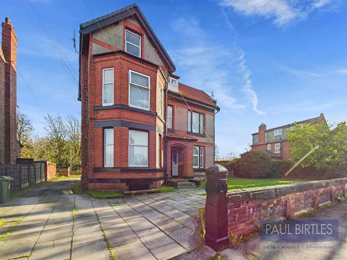 2 Bedroom Flat To Rent In Queens Road, Urmston, Trafford, M41