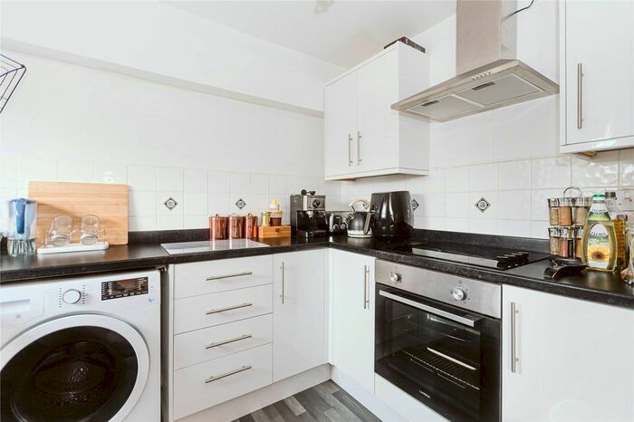 1 Bedroom Flat To Rent In Roman Walk, Brislington, Bristol, BS4