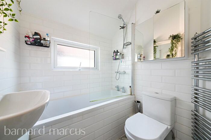 3 Bedroom Terraced House For Sale In Cedar Road, Croydon, CR0