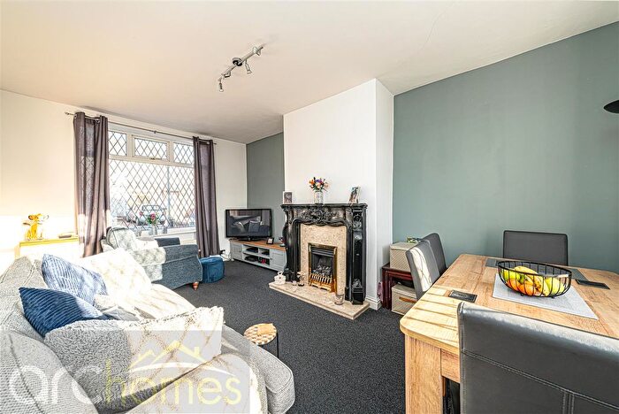 2 Bedroom Semi-Detached House For Sale In Worthing Grove, Atherton, Manchester, M46