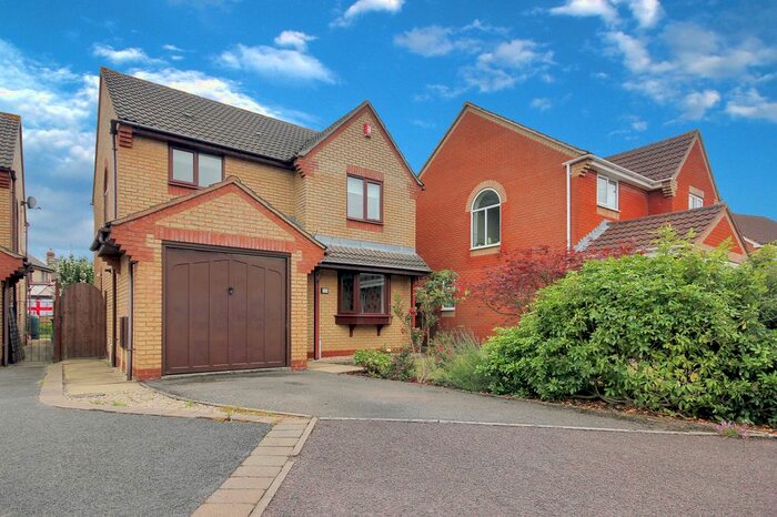 3 Bedroom Detached House To Rent In Clayfield, Brimsham Park, Bristol, South Gloucestershire, BS37