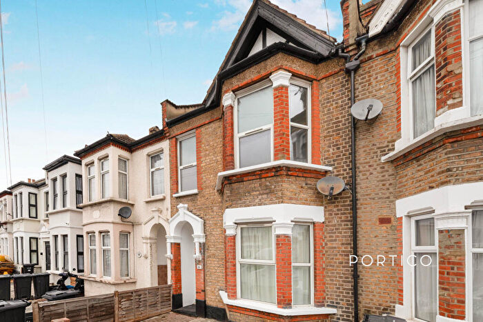 3 Bedroom Terraced House To Rent In Hampton Road, IG1