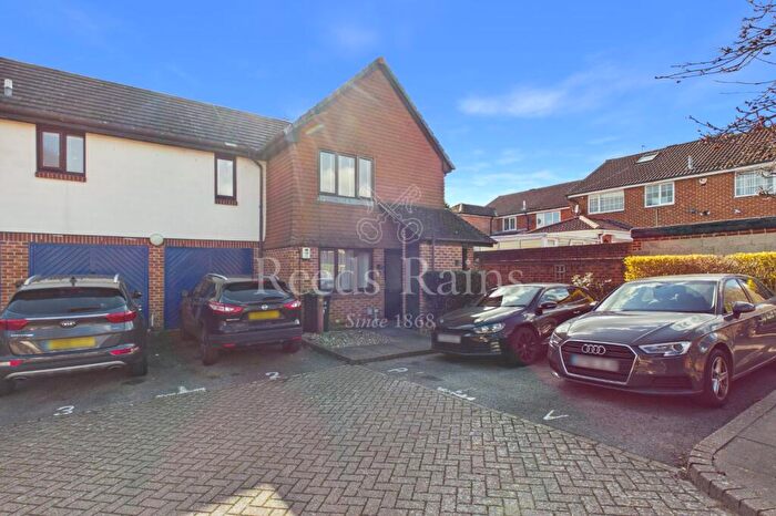 1 Bedroom Apartment For Sale In Trinity Road, Gravesend, Kent, DA12