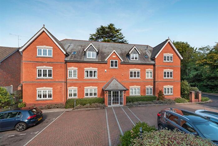 2 Bedroom Apartment For Sale In Jays Court, Sunninghill, SL5