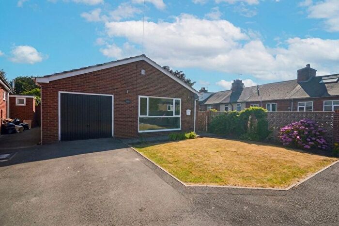 3 Bedroom Detached Bungalow For Sale In High Street, Kimberworth, S61