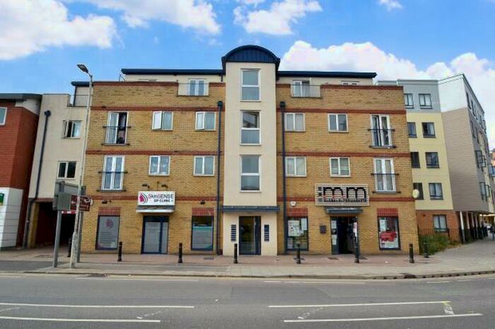 2 Bedroom Apartment To Rent In New Street, Chelmsford, CM1