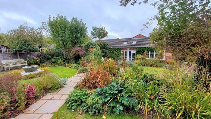 3 Bedroom Detached Bungalow For Sale In Aveland Way, Aslackby, Lincolnshire, NG34