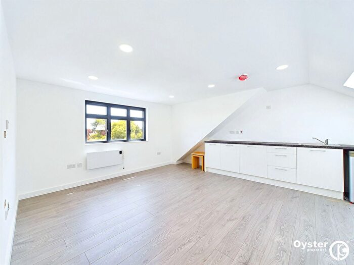 1 Bedroom Studio To Rent In Kenton Road, Harrow, HA3