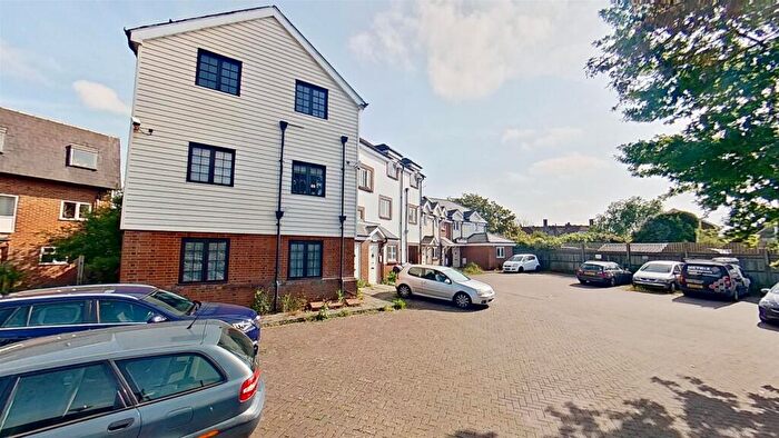 2 Bedroom Flat To Rent In The George Mews, Hailsham, BN27