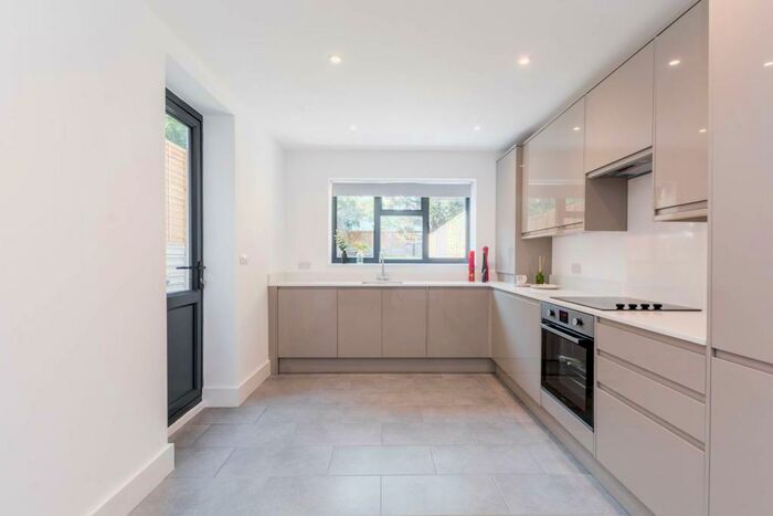 1 Bedroom Flat To Rent In Wightman Road, Harringay, London, N4