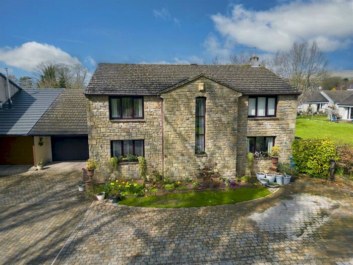 4 Bedroom Link Detached House For Sale In Stonehaven, Ingleton, LA6