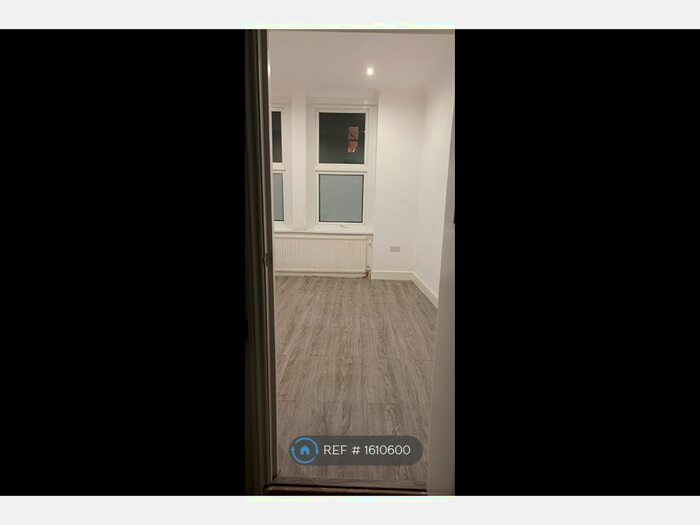 2 Bedroom Flat To Rent In Kingswood Road, London, SW2