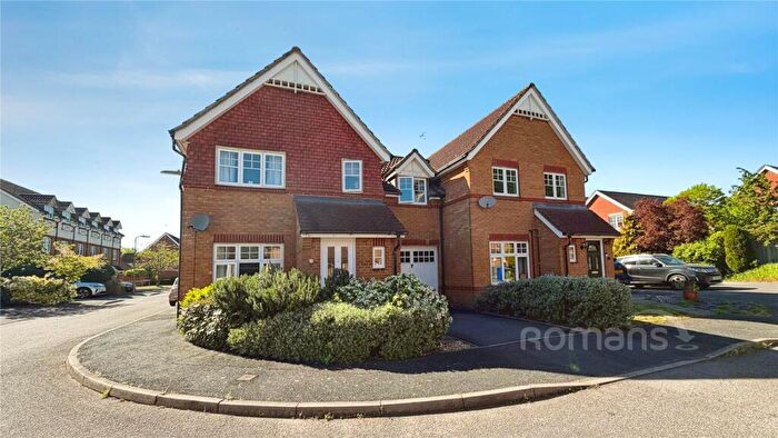 3 Bedroom Semi-Detached House For Sale In Egret Gardens, Aldershot, Hampshire, GU11
