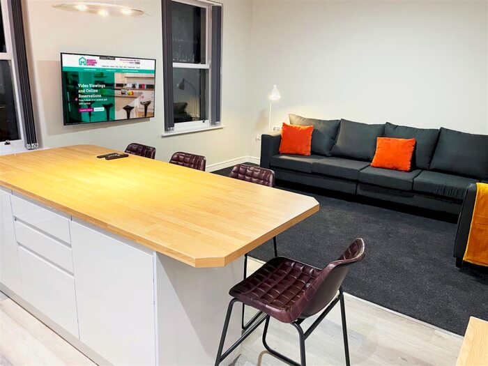 4 Bedroom Private Hall To Rent In King Street, Lancaster, LA1