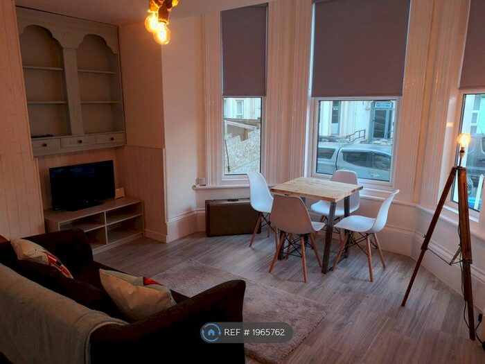 1 Bedroom Flat To Rent In Marlborough Terrace, Bridlington, YO15