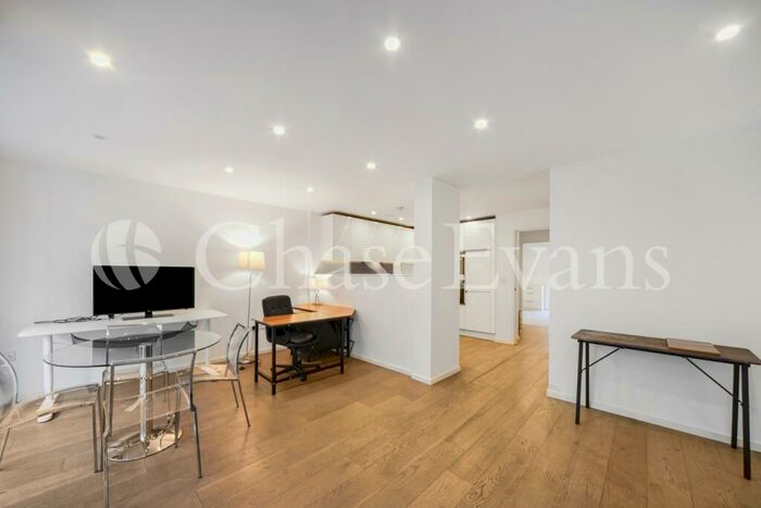 2 Bedroom Flat To Rent In Central Street, Clerkenwell, London, EC1V