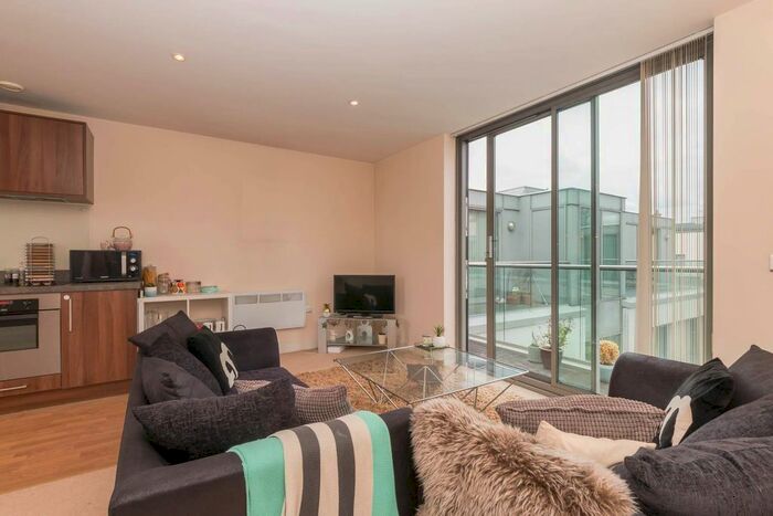 2 Bedroom Flat To Rent In Viva Apartments, Commercial Street, B1