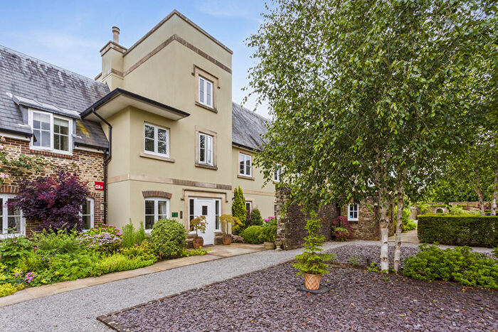 1 Bedroom Flat For Sale In Ludshott Manor, Woolmer Lane, Liphook, GU30