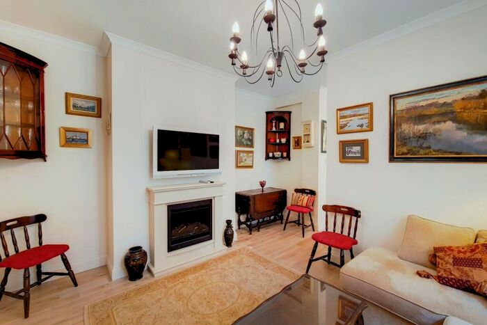 1 Bedroom Flat To Rent In The Terrace, Barnes, London, SW13
