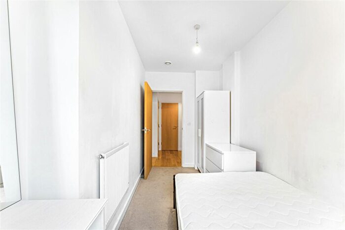 2 Bedroom Apartment To Rent In Coral Apartments, Salton Square, London, E14