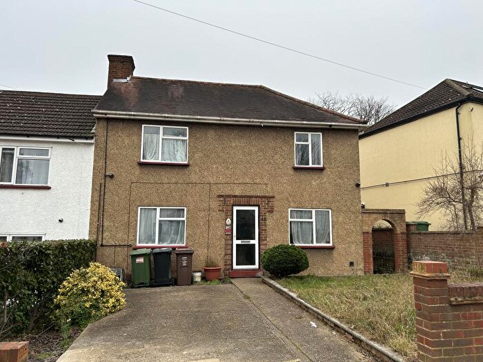 3 Bedroom Semi-Detached House To Rent In Doggetts Way, St. Albans, AL1