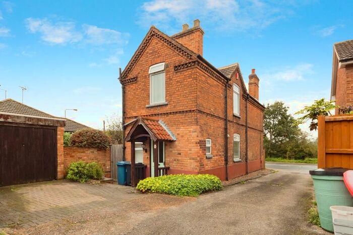2 Bedroom Detached House For Sale In Grantham Road, Radcliffe-on-Trent, Nottingham, NG12