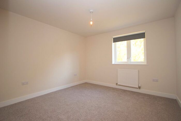 1 Bedroom Flat To Rent In Bluebell Court, Linslade, LU7