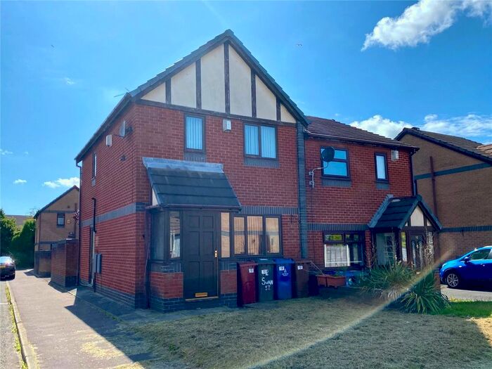3 Bedroom Semi-Detached House To Rent In Swan Street, Blackburn, Lancashire, BB2
