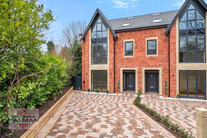 5 Bedroom Semi Detached House For Sale In Brooklands Crescent, Sale, M33