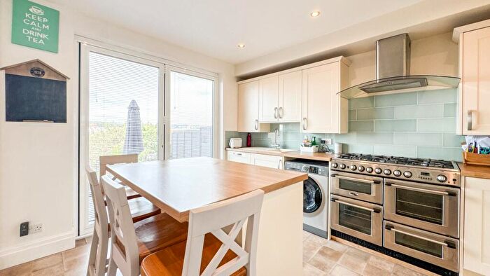 3 Bedroom Terraced House For Sale In Thanet Road, Bedminster, BS3