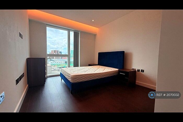 1 Bedroom Flat To Rent In Lanchester Way, London, SW11