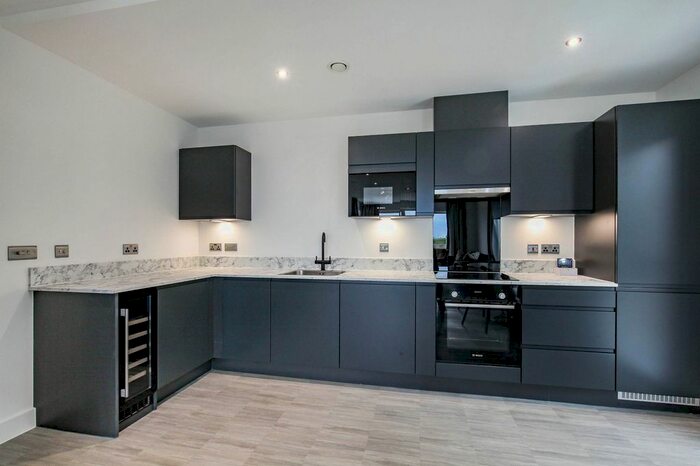 1 Bedroom Flat To Rent In Kew Bridge Road, Brentford, TW8