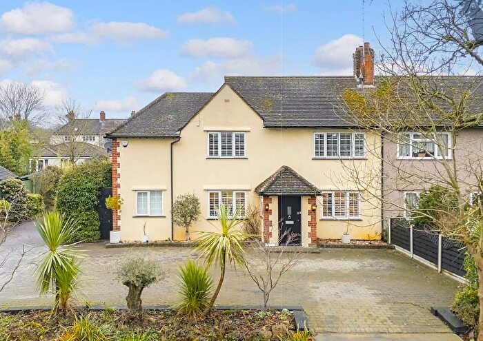 4 Bedroom House For Sale In Red Oaks Mead, Theydon Bois, Epping, CM16