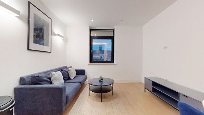 1 Bedroom Flat To Rent In New Horizons Court, Brentford, TW8