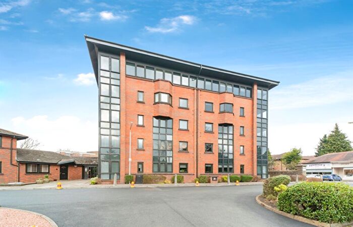 2 Bedroom Flat For Sale In Fenwick Place, Giffnock, Glasgow, G46