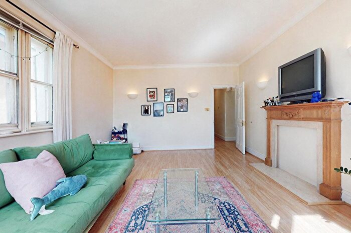 2 Bedroom Apartment To Rent In Baker Street, Marylebone, London, NW1