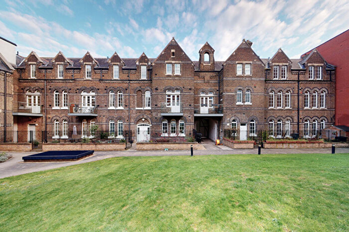 3 Bedroom Flat To Rent In Mount Carmel Court, Eden Grove, London, N7