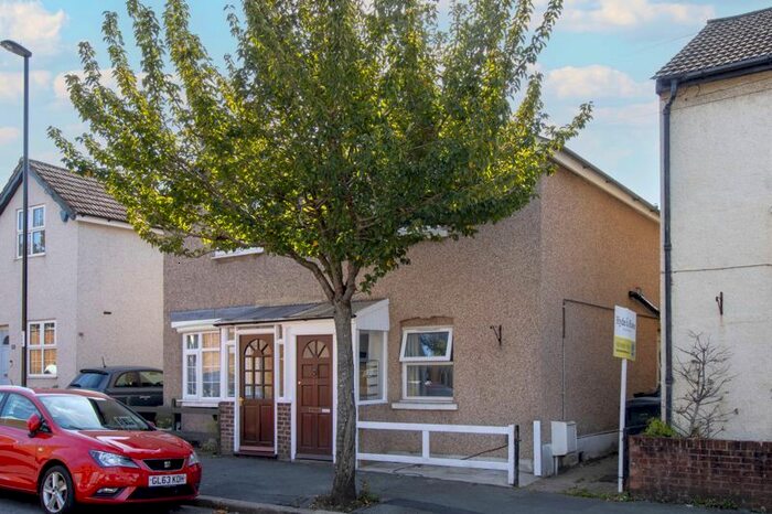 2 Bedroom Semi-Detached House To Rent In Napier Road, South Croydon, CR2