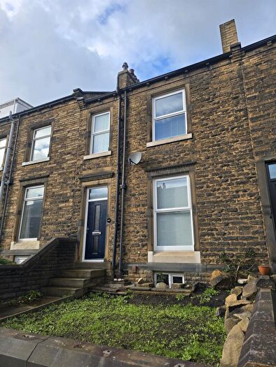 4 Bedroom Terraced House For Sale In Blackmoorfoot Road, Huddersfield, HD4