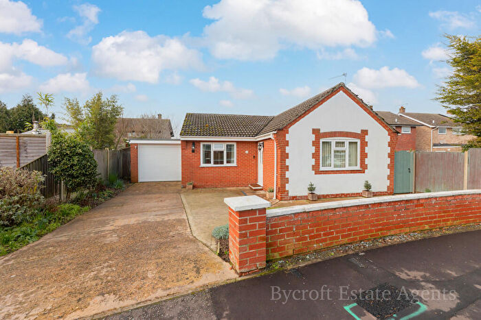 2 Bedroom Detached Bungalow For Sale In Fern Gardens, Belton, NR31